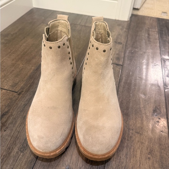 Sorel Tan Suede Ankle Boots - Picture 2 of 6